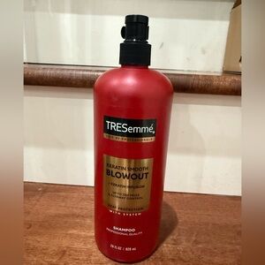 NWT TRESemmé Keratin Smooth Blowout Shampoo